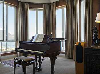 21 Nettleton Boutique Hotel: Steinway Suite Piano
