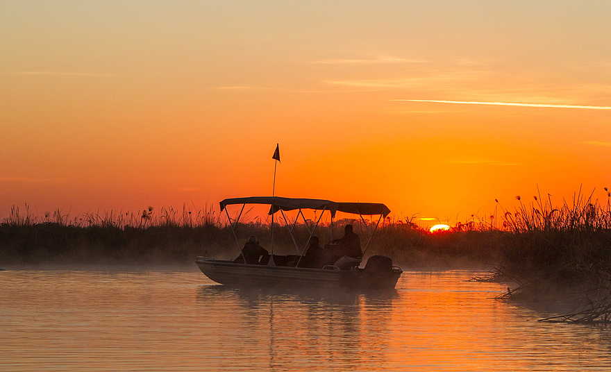 Kanana Camp: Bootstour bei Sonnenuntergang Kanana Camp: Bootstour bei Sonnenuntergang