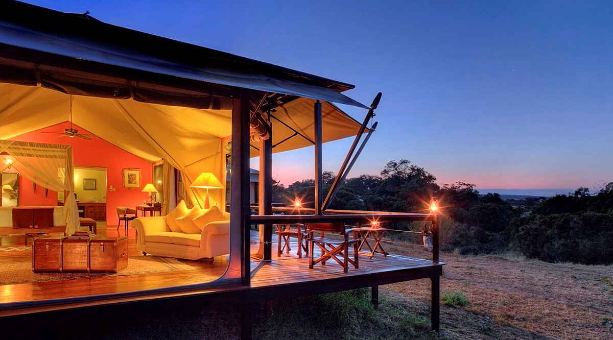 Masai Mara, Olare Mara Kempinski, Olare Motorogi Conservancy, Safari Camp, Gästezelt, Veranda, Afrikarma, Afrikarma Safaris, Afrikarma Safaris. Wildnis. Hautnah., Afrikarma.de