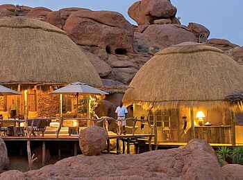 Camp Kipwe: Blick auf das Hauptgebäude