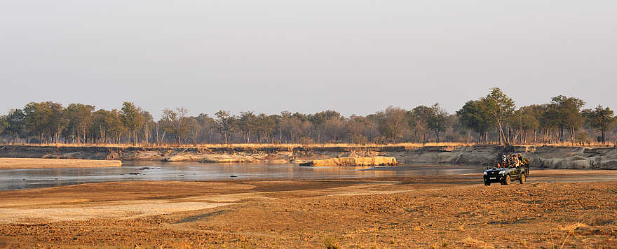 Kaingo Game Drive: Flusslandschaft Kaingo Game Drive: Flusslandschaft