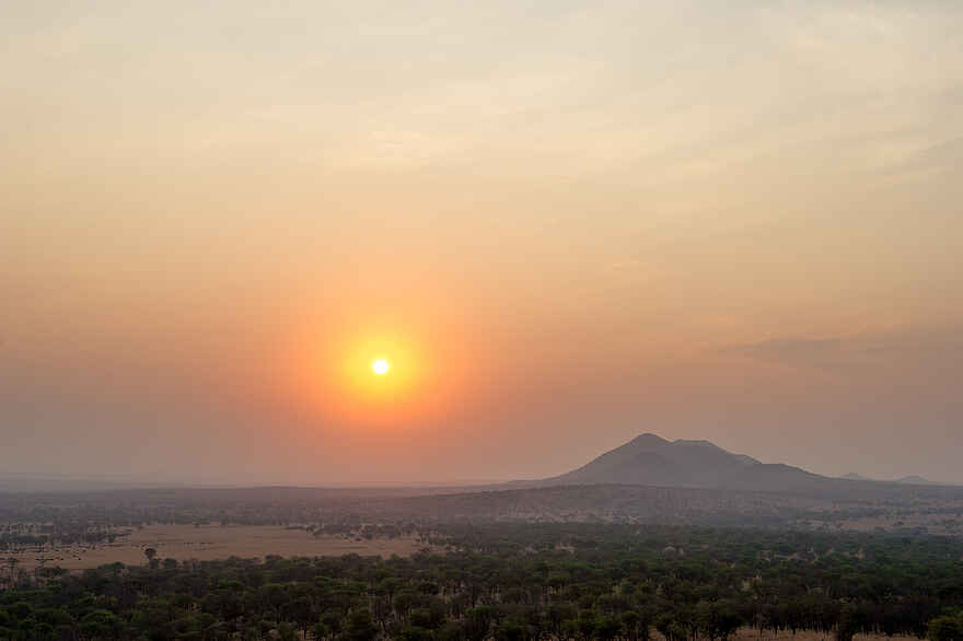 Kubu Kubu Tented Camp: Sonnenaufgang über dem Nationalpark Kubu Kubu Tented Camp: Sonnenaufgang über dem Nationalpark