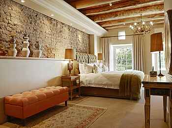 La Cle des Montagnes: Seitlicher Blick ins Schlafzimmer der Villa La Grange La Cle des Montagnes: Seitlicher Blick ins Schlafzimmer der Villa La Grange