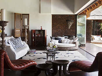 Molori Safari Lodge: Die Lounge der Molelo Presidential Suite