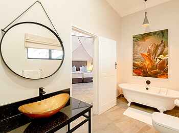 Nkosi Guest Lodge: Family Suite Bad