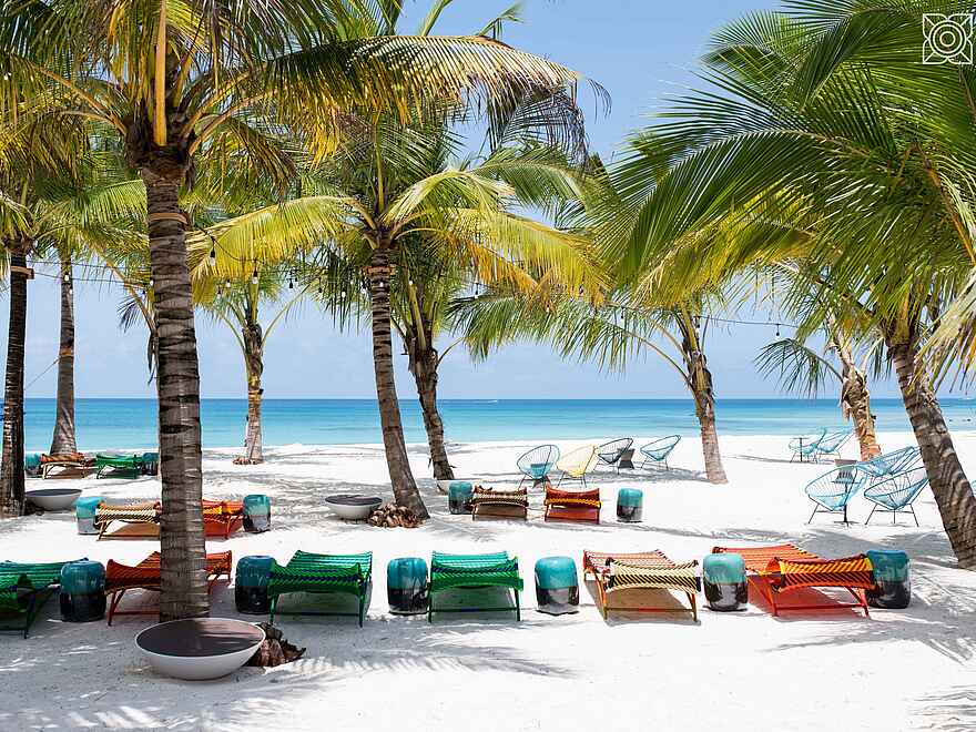 Zuri Zanzibar: Liegen am Strand Zuri Zanzibar: Liegen am Strand