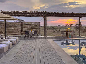 Namiri Plains Camp: Das Pooldeck