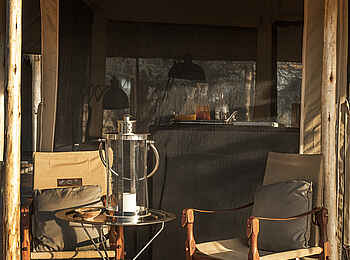 Little Chem Chem: Terrasse im Sonnenlicht Little Chem Chem: Terrasse im Sonnenlicht