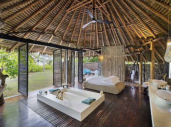 North Island: Das Badezimmer der Beachfront Villa