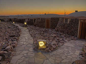 Rostock Ritz Desert Lodge: Zugang zu den Chalets Rostock Ritz Desert Lodge: Zugang zu den Chalets