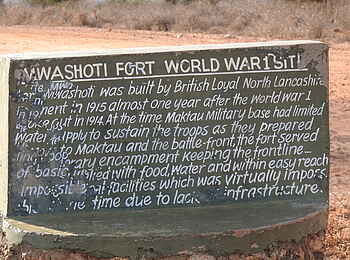 Soroi Lions Bluff Lodge: Hinweistafel zum Mwashoti Fort