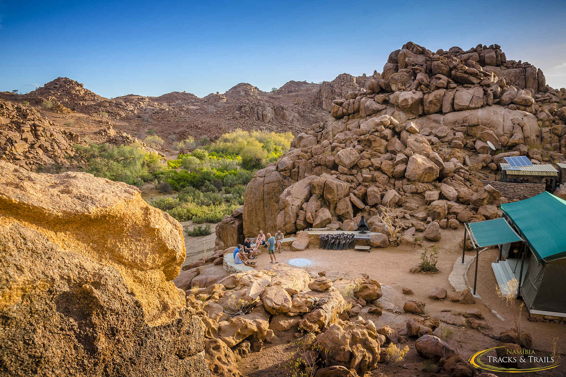 Elefanten, Namibia, Ozondjou, Ozondjou Trails, Trails, Wüste, Zelt, Zelte