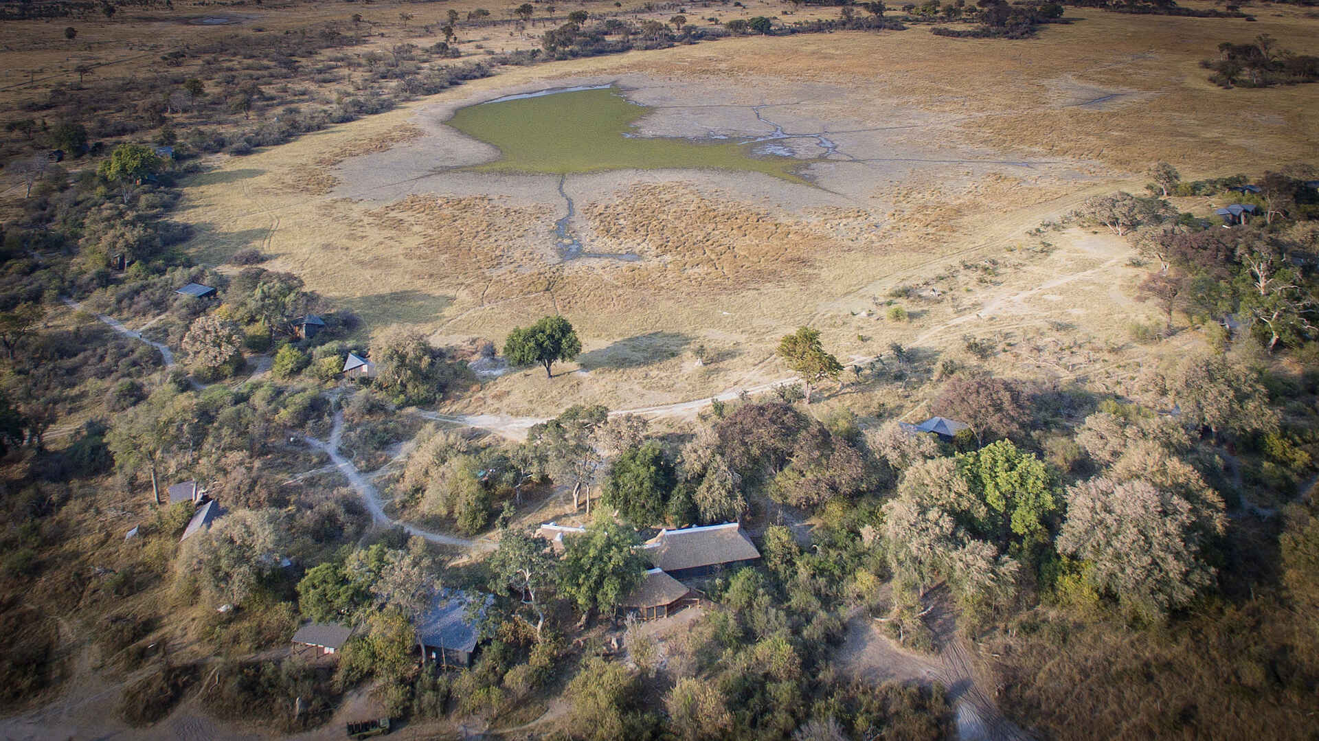 Botswana, Kwando Safaris, Okavango Delta, Safari, Afrikarma, Afrikarma Safaris, Afrikarma Safaris - Wildnis. Hautnah, Afrikarma.de, Kwando Splash, NG20, Okawango-Delta, Luftbild, Wasserloch