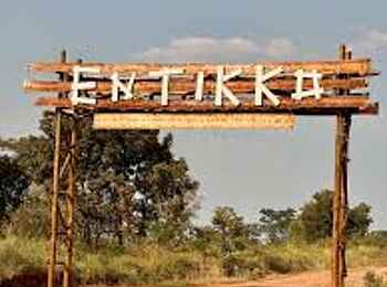 Entikko Safari Lodge: Der Eingang zur Lodge Entikko Safari Lodge: Der Eingang zur Lodge