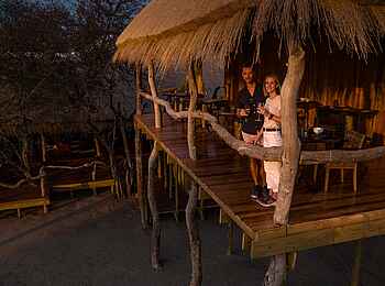 Evolve Back Gham Dhao Lodge: Essbereich draußen