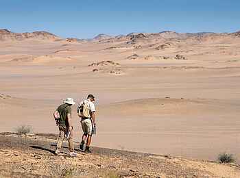 Hoanib Elephant Camp: Wandersafari
