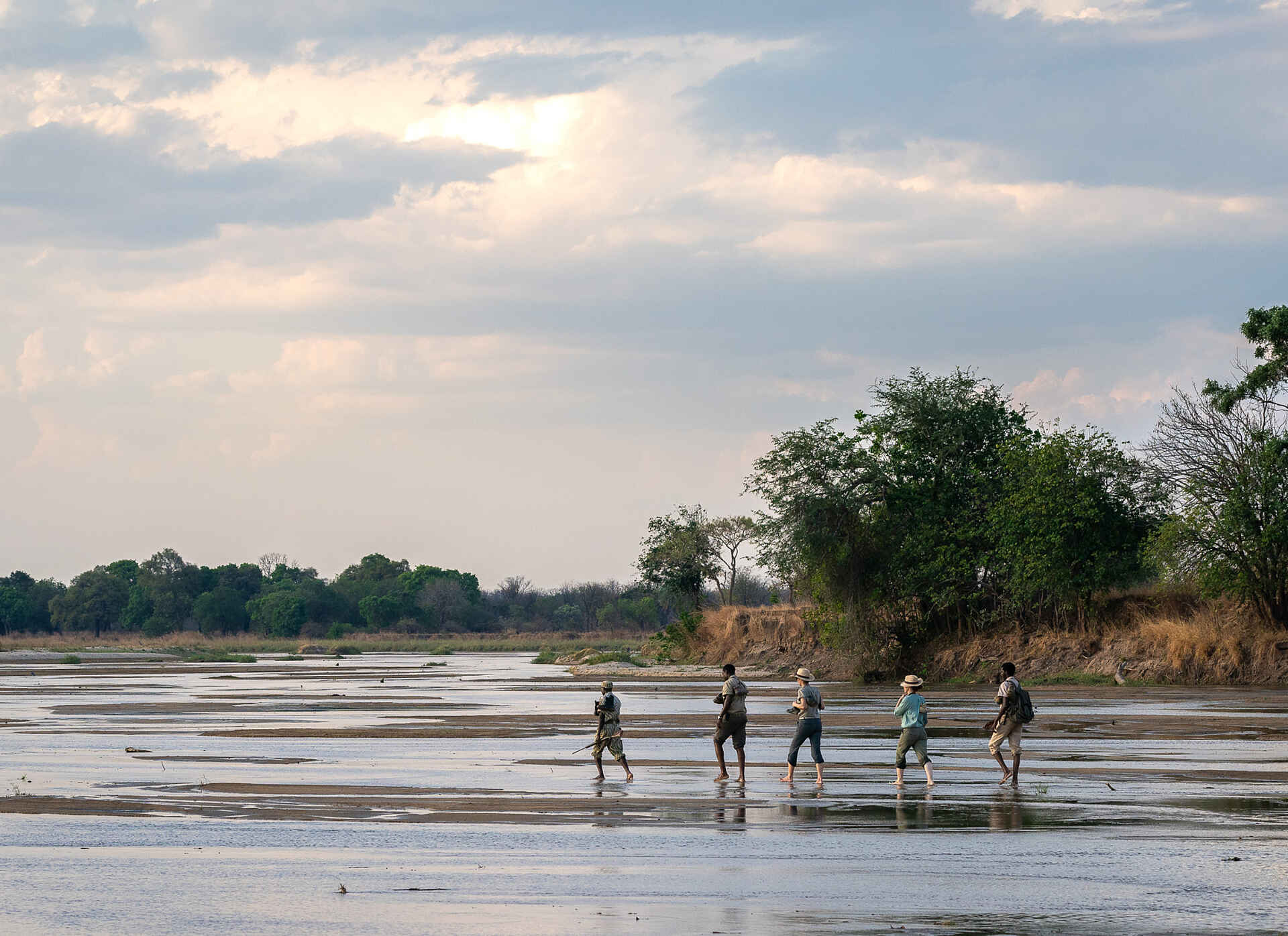 Mobile Walking Safari: Wanderung am Fluss