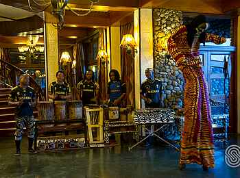 Ngorongoro Serena Safari Lodge: Rezeption Ngorongoro Serena Safari Lodge: Rezeption