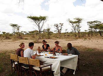 Olakira Migration Camp: Mittagessen im Freien