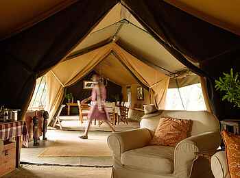 Serian's Nkorombo Mobile Camp: Blick in die Lounge