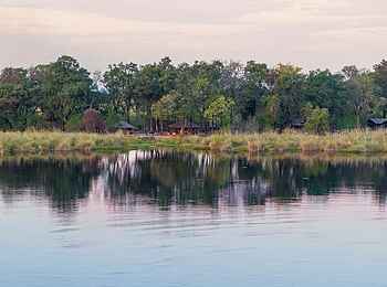 Shinde Footsteps: Lage am Fluss Shinde Footsteps: Lage am Fluss