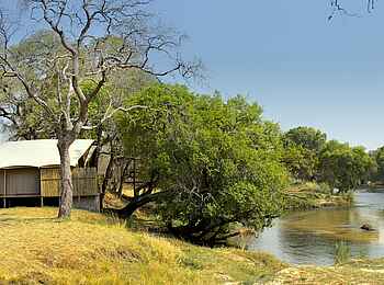 Zambezi Sands Luxury Tented Camp: Lage direkt am Ufer