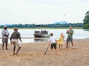 Zanji Suite at Tembo Plains Camp: Aktivitäten für Kinder Zanji Suite at Tembo Plains Camp: Aktivitäten für Kinder