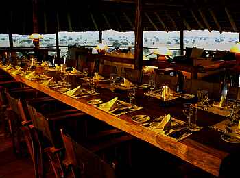 Apoka Safari Lodge: Speisesaal im Hauptgebäude