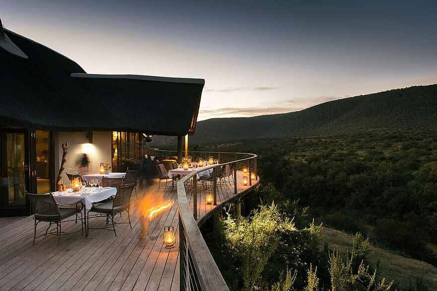 Great Fish River Lodge: Abendessen auf der Terrasse Great Fish River Lodge: Abendessen auf der Terrasse