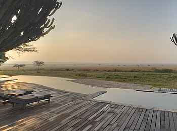 Kichwa Tembo Tented Camp: Pool und Sonnendeck Kichwa Tembo Tented Camp: Pool und Sonnendeck