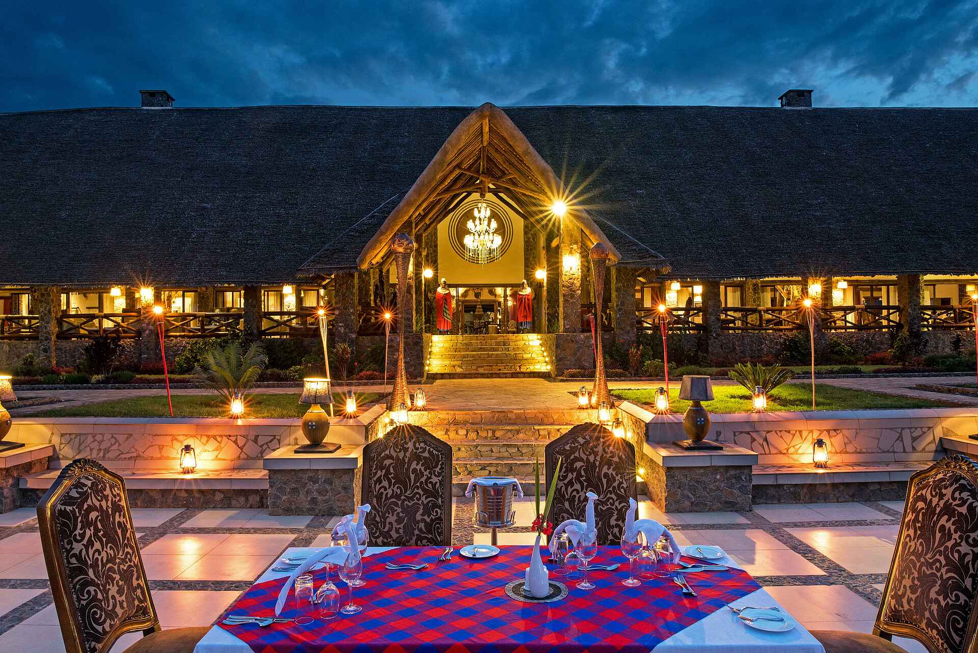 Lake Manyara Kilimamoja Lodge: Dinner in der Poollounge