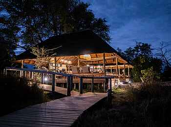 Little Sable Camp: Der Hauptbereich am Abend Little Sable Camp: Der Hauptbereich am Abend