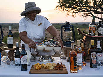 Mashatu Lodge: Sundowner Bar Mashatu Lodge: Sundowner Bar