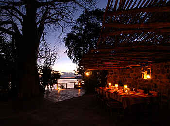 Sand Rivers Selous: Esstisch draußen