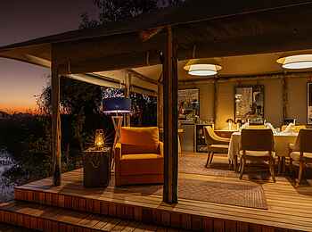 Shinde Footsteps: Der Essbereich Shinde Footsteps: Der Essbereich