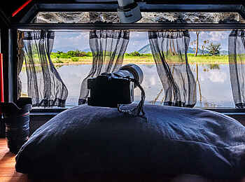 Soroi Larsens Camp: Blick aus dem Fotohide Soroi Larsens Camp: Blick aus dem Fotohide