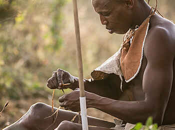 Bushman Plains Camp: Fertigung einer Schlinge Bushman Plains Camp: Fertigung einer Schlinge