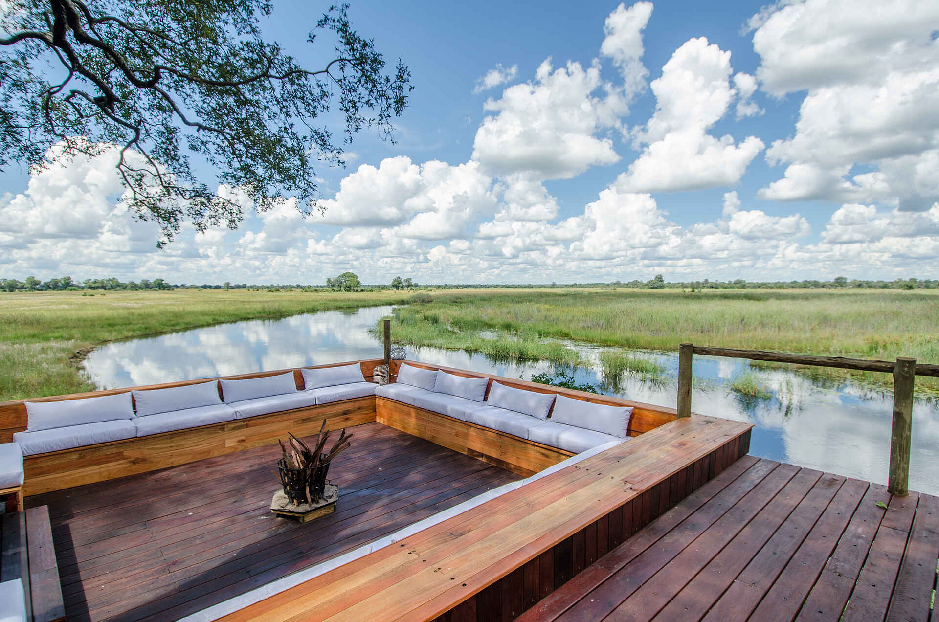 Kazile Island Lodge: Viewing Deck