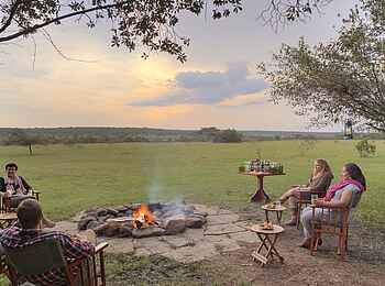 Encounter Mara Camp: Lagerfeuer
