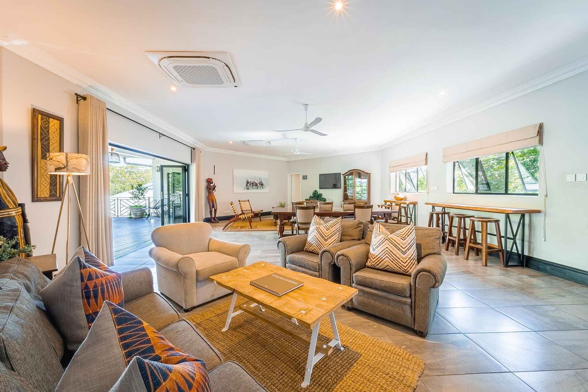 Nkosi Guest Lodge: Blick in die Lounge