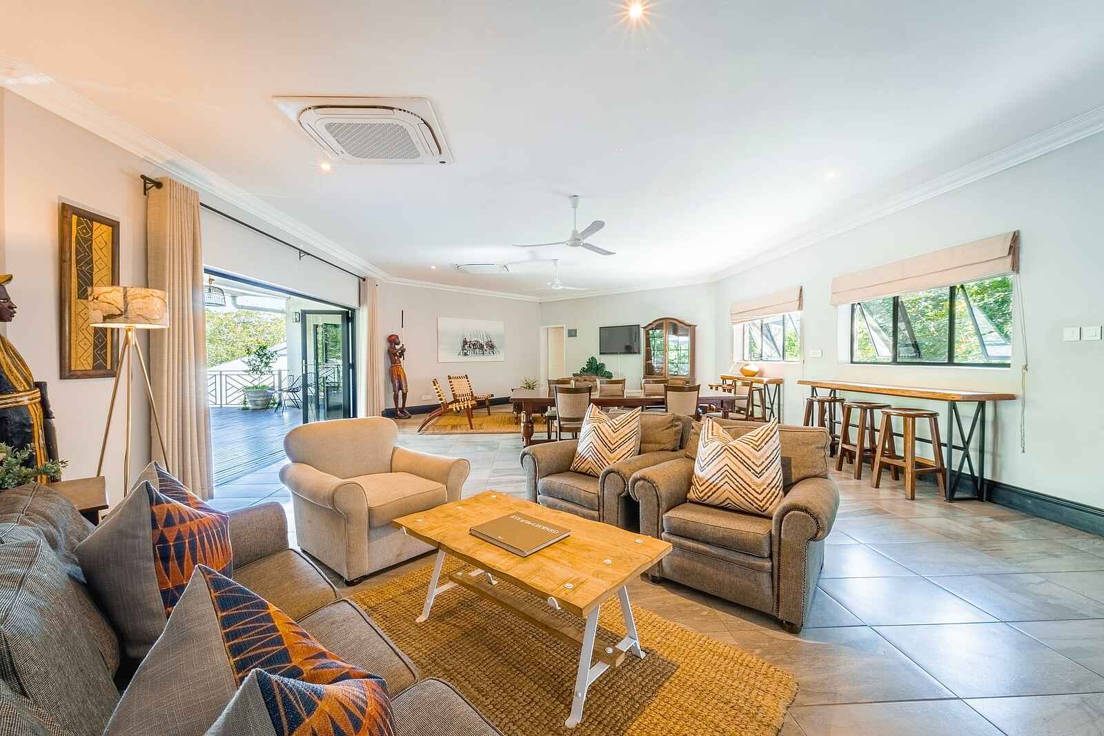 Nkosi Guest Lodge: Blick in die Lounge Nkosi Guest Lodge: Blick in die Lounge