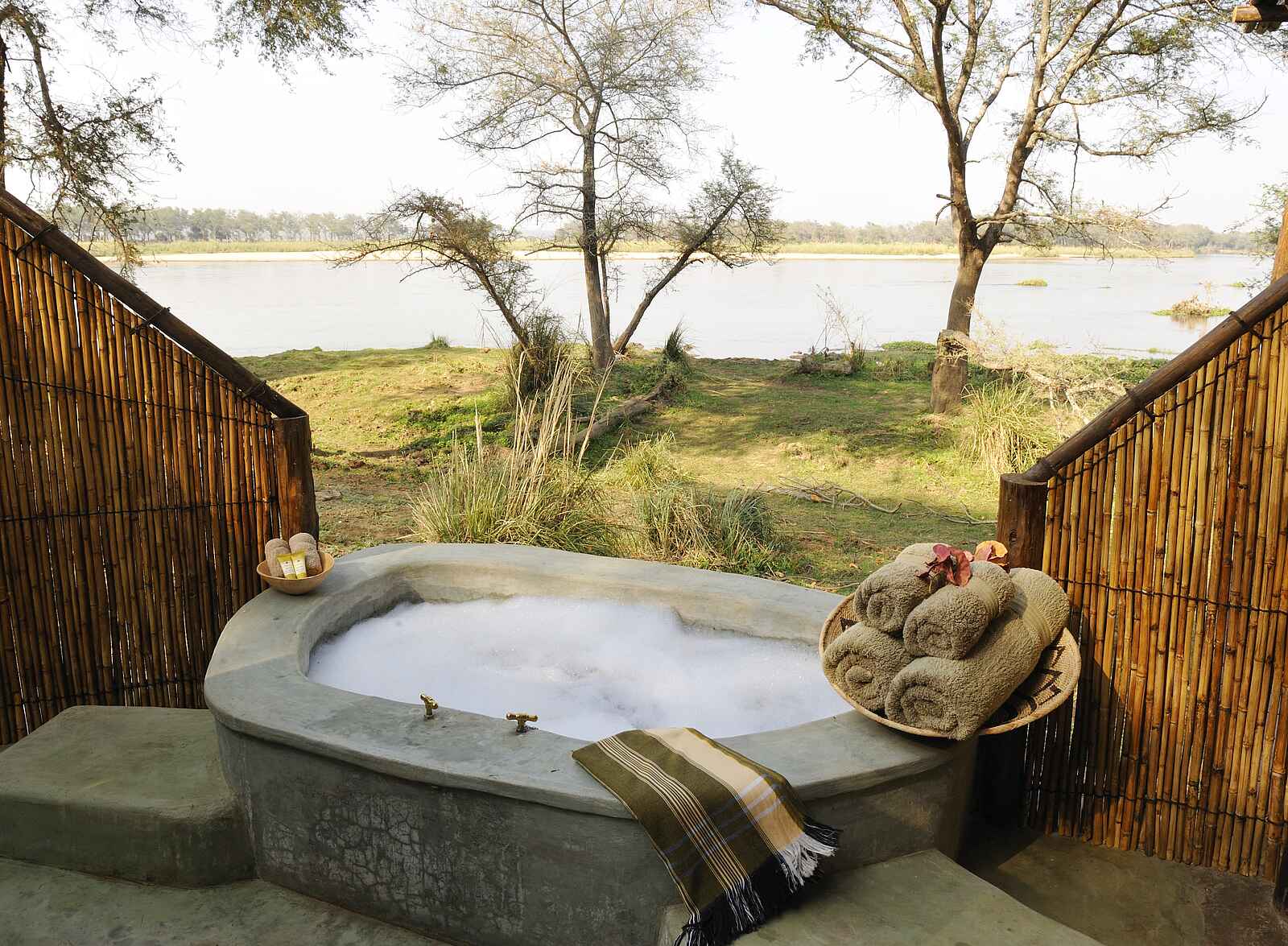 Old Mondoro Camp: Badewanne im Freien Old Mondoro Camp: Badewanne im Freien