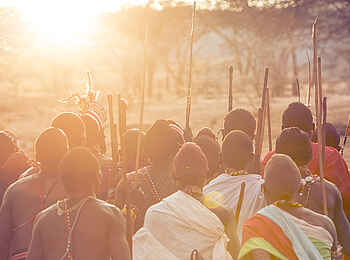 Saruni Samburu: Tanz im Sonnenlicht
