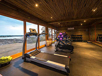 Toka Leya Camp: Fitnessstudio mit Blick auf den Sambesi Toka Leya Camp: Fitnessstudio mit Blick auf den Sambesi