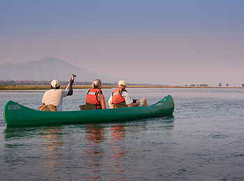 Nyamatusi Camp: Kajak Nyamatusi Camp: Kajak