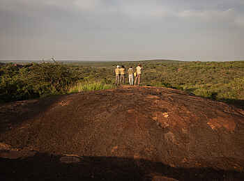 Charlie Serengeti Safari Camp: Wanderung auf Kopje