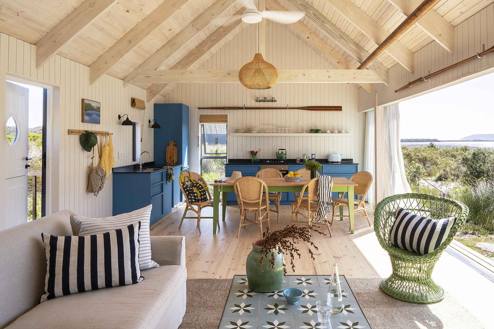Coot Club: Starboard Boathouse Wohnbereich und Kitchenette