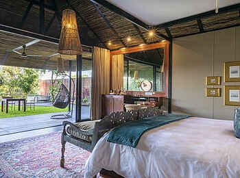 Mukwa River Lodge: River Suites Bett