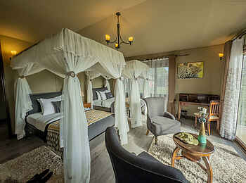 Serengeti Sametu Camp: Luxury Family Room Bett Serengeti Sametu Camp: Luxury Family Room Bett