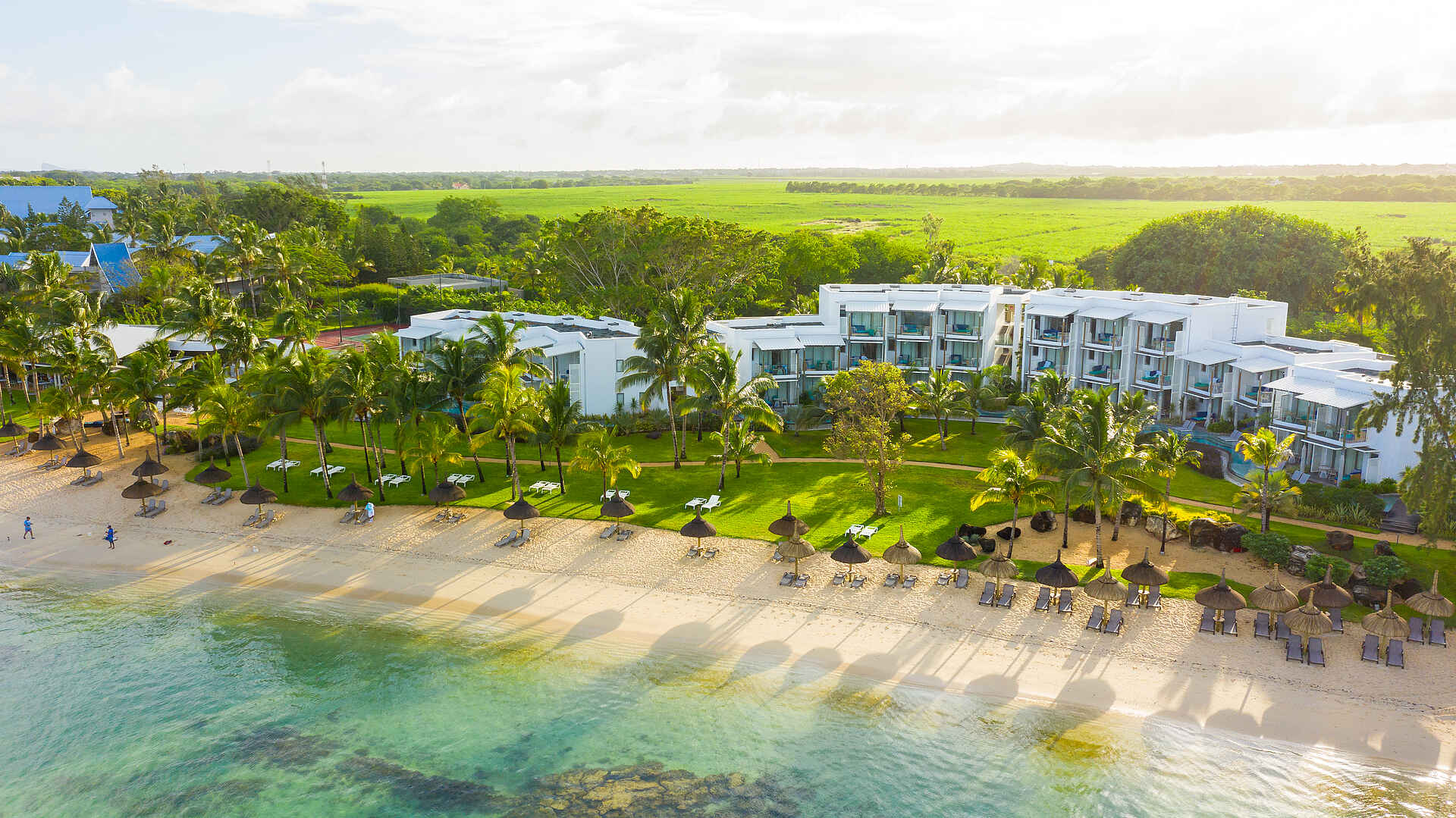 Victoria Beachcomber Resort and Spa: Luftbild